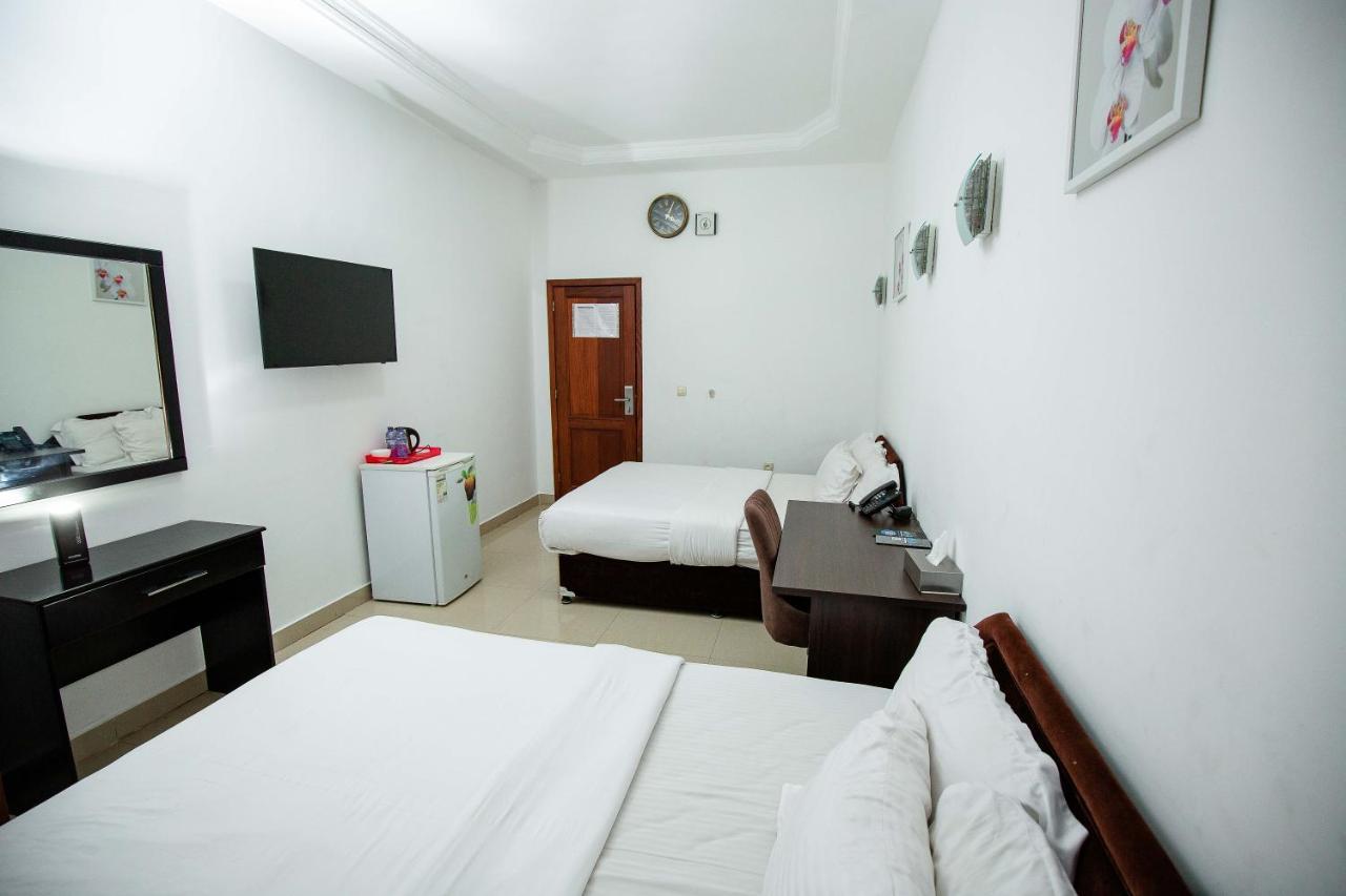 Hotel Everest Rd Congo Kinszasa Zewnętrze zdjęcie