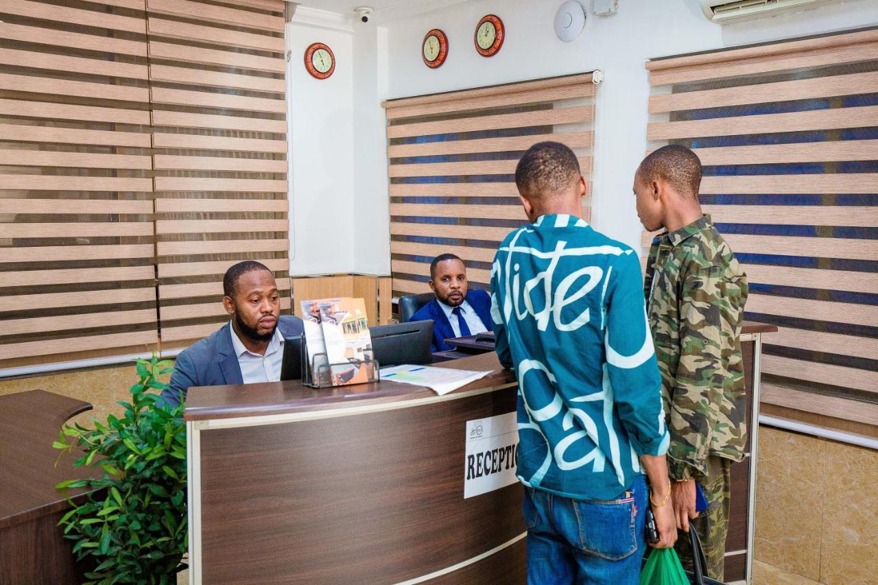 Hotel Everest Rd Congo Kinszasa Zewnętrze zdjęcie
