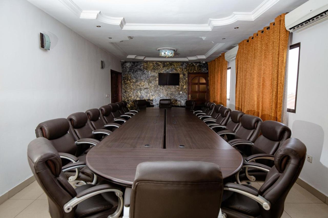 Hotel Everest Rd Congo Kinszasa Zewnętrze zdjęcie