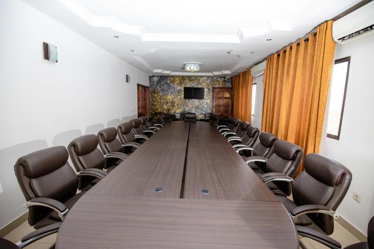 Hotel Everest Rd Congo Kinszasa Zewnętrze zdjęcie