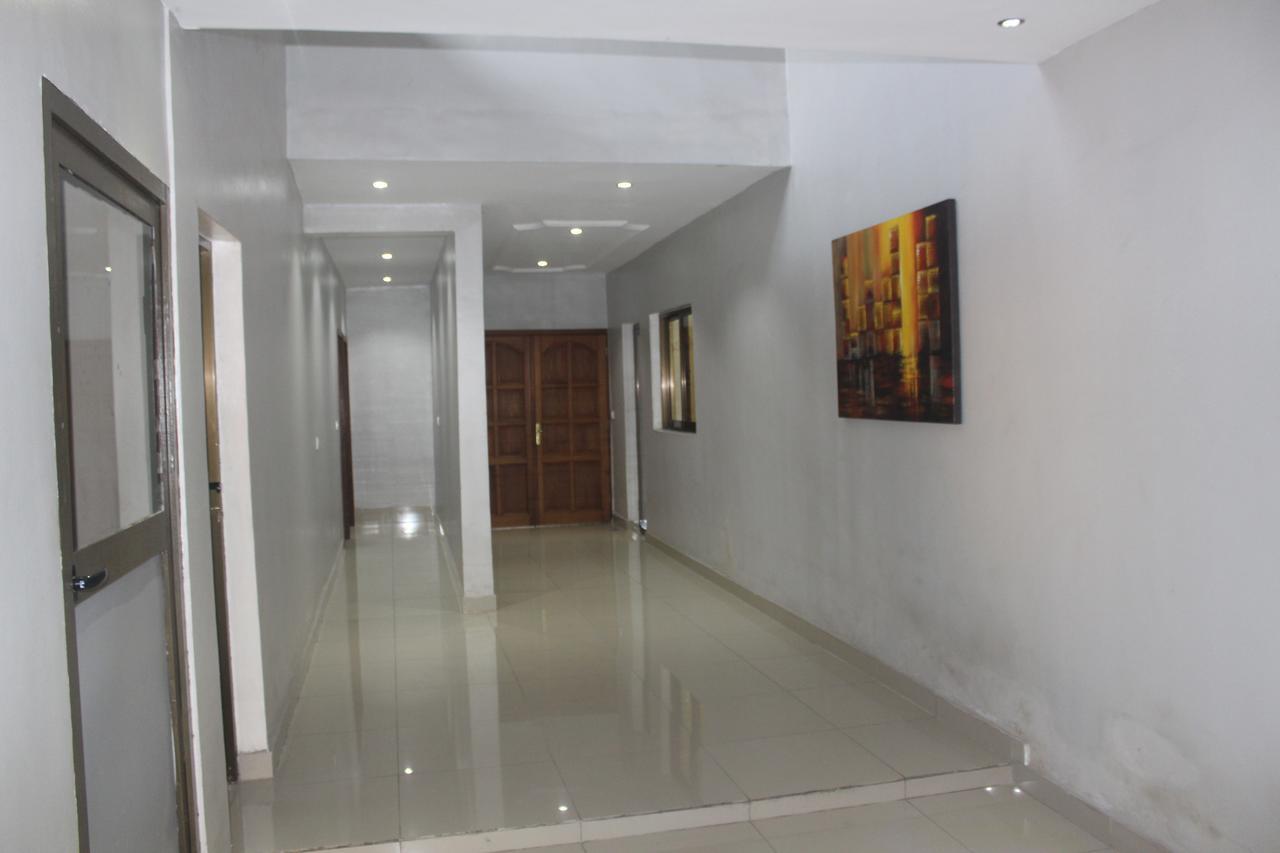 Hotel Everest Rd Congo Kinszasa Zewnętrze zdjęcie